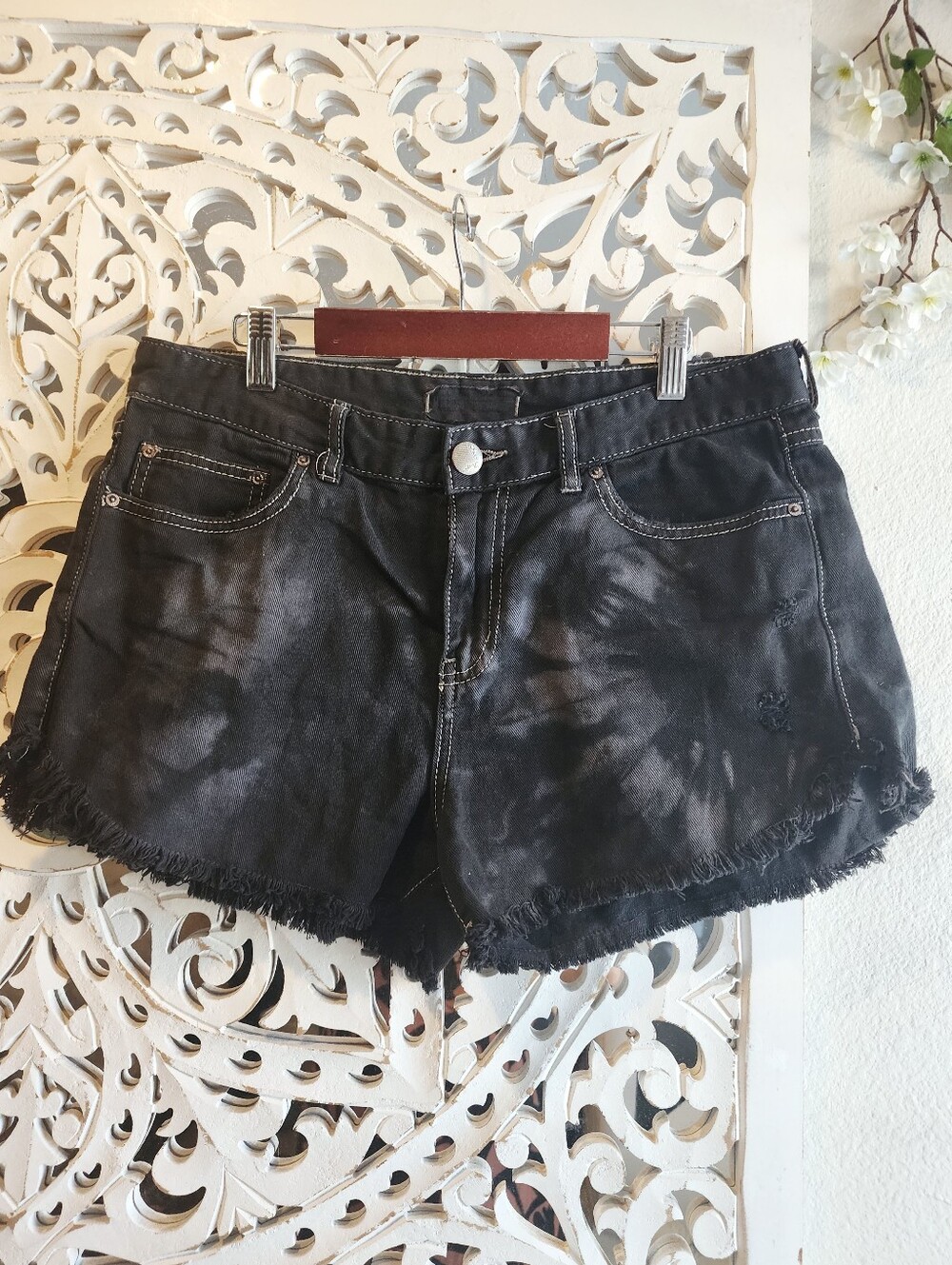 FREE PEOPLE DISTRESS TIE-DYE SHORTS WOMENS SIZE 19 - Picture 11 of 14